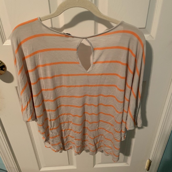 Express Top - Picture 2 of 4